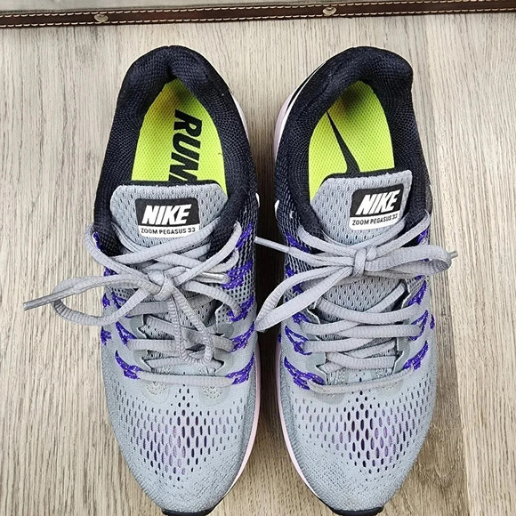 ***SOLD**** Nike Zoom Pegasus 33 Sneakers size 8 - Picture 2 of 10